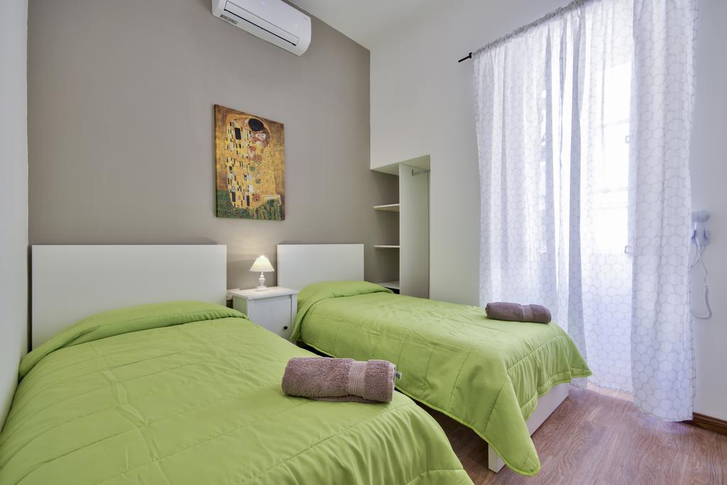 Valletta Luxe 3-Bedroom Duplex Penthouse With Sea View Terrace And Jacuzzi Exterior foto